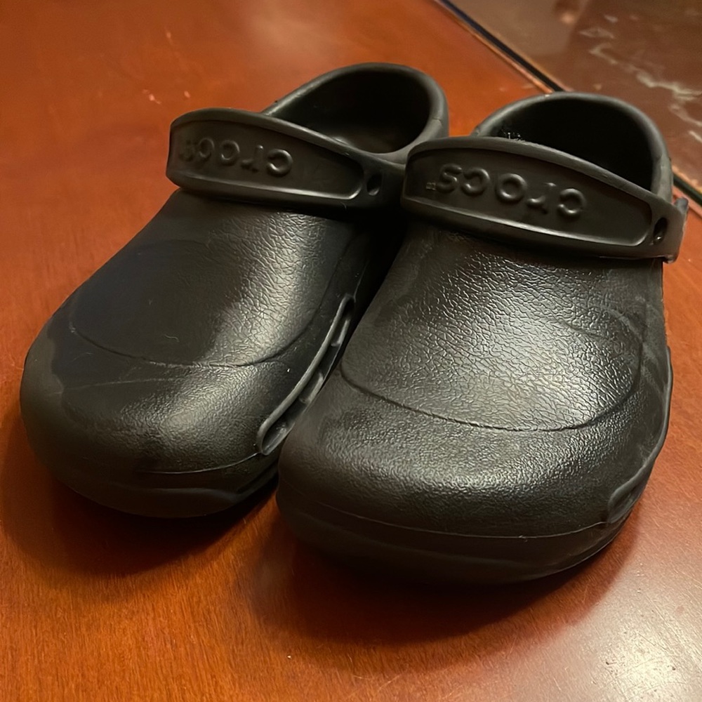 Black Crocs “Bistro Clog”